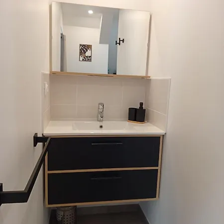 Le Hameau De La Traheniere 3* אברץ